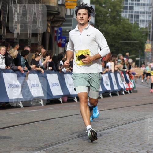 13.09.2026 - 21. swb-Marathon Bremen Strokosch-Dieckow http://msf.ph/oto/10298665 13.09.2026 10:50:04 Ziel 10508, 10709, 10966, 11007, 11035, 11183, 11717, 10170, 10876, 11111, 11128, 11178, 11497, 11499, 12240, 12269 meine-sportfotos.de