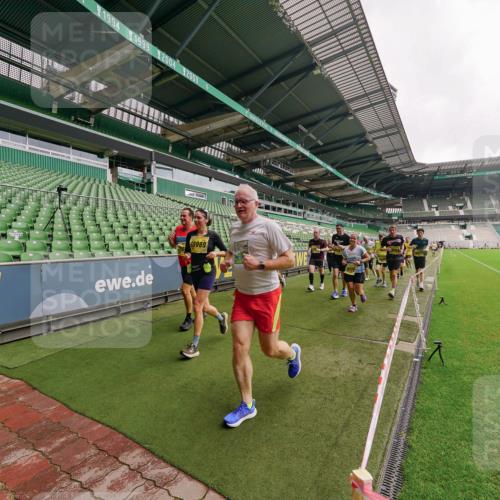 13.09.2026 - 21. swb-Marathon Bremen Michael Burmester http://msf.ph/oto/10298671 13.09.2026 10:33:53 Laufen im Stadion 10018, 10067, 10078, 10147, 10166, 10177, 10184, 10203, 10211, 10226, 10236, 10240, 10243, 10249, 10254, 10297, 10300, 10322, 10355, 10356, 10367, 10368, 10372, 10374, 10379, 10383, 10394, 10408, 10415, 10423, 10428, 10460, 10486, 10494, 10530, 10550, 10578, 10604, 10639, 10668, 10669, 10670, 10673, 10675, 10687, 10691, 10699, 10700, 10728, 10745, 10749, 10750, 10771, 10772, 10787, 10788, 10794, 10798, 10828, 10857, 10914, 11126, 11162, 11343, 11803, 11965 meine-sportfotos.de