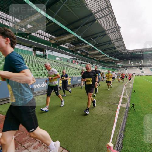 13.09.2026 - 21. swb-Marathon Bremen Michael Burmester http://msf.ph/oto/10298684 13.09.2026 10:33:57 Laufen im Stadion 10018, 10067, 10078, 10147, 10166, 10177, 10184, 10203, 10211, 10236, 10240, 10249, 10254, 10297, 10300, 10355, 10356, 10367, 10368, 10369, 10372, 10374, 10379, 10383, 10394, 10408, 10415, 10423, 10428, 10460, 10485, 10486, 10494, 10530, 10550, 10578, 10604, 10639, 10668, 10669, 10673, 10675, 10687, 10691, 10699, 10700, 10728, 10745, 10749, 10750, 10771, 10772, 10787, 10788, 10794, 10798, 10828, 10857, 10914, 10928, 11126, 11162, 11343, 11803, 11965 meine-sportfotos.de