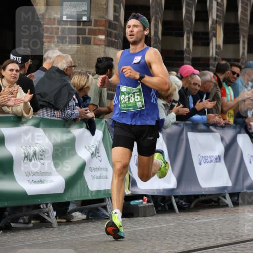 13.09.2026 - 21. swb-Marathon Bremen Strokosch-Dieckow http://msf.ph/oto/10298746 13.09.2026 12:44:46 Ziel 2044, 6507, 814, 1187, 1840, 4474, 8285 meine-sportfotos.de