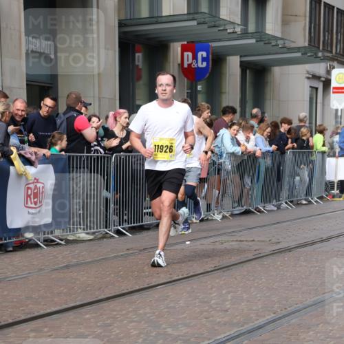 13.09.2026 - 21. swb-Marathon Bremen Strokosch-Dieckow http://msf.ph/oto/10298765 13.09.2026 10:46:12 Ziel 10228, 10590, 10897, 11110, 11155, 11287, 11356, 11926, 12035, 13511, 10436, 10447, 10992, 11706, 11925, 11956, 12069, 12556, 12557, 13529, 13609, 13612, 13640 meine-sportfotos.de