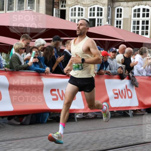 13.09.2026 - 21. swb-Marathon Bremen Strokosch-Dieckow http://msf.ph/oto/10298774 13.09.2026 12:44:56 Ziel 289, 322, 814, 1187, 1544, 1840, 8285 meine-sportfotos.de