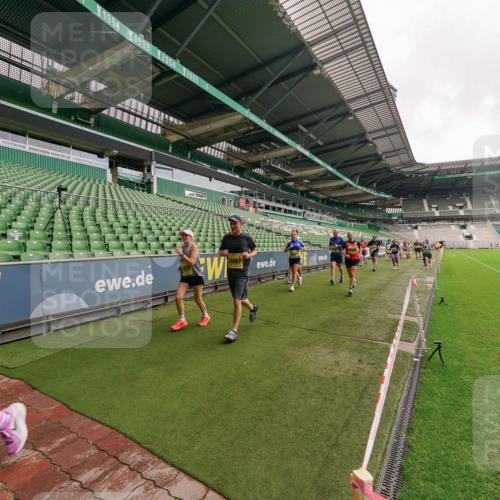 13.09.2026 - 21. swb-Marathon Bremen Michael Burmester http://msf.ph/oto/10298848 13.09.2026 10:34:46 Laufen im Stadion 10018, 10093, 10144, 10147, 10157, 10173, 10175, 10177, 10181, 10185, 10236, 10240, 10245, 10254, 10297, 10309, 10355, 10356, 10367, 10368, 10369, 10377, 10415, 10423, 10427, 10428, 10460, 10485, 10492, 10528, 10559, 10578, 10604, 10636, 10639, 10668, 10669, 10673, 10677, 10687, 10691, 10699, 10700, 10715, 10750, 10772, 10787, 10788, 10828, 10857, 10914, 10928, 11126, 11162, 11343, 11803, 11965, 10146, 10222 meine-sportfotos.de