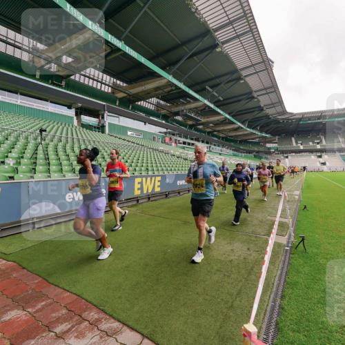 13.09.2026 - 21. swb-Marathon Bremen Michael Burmester http://msf.ph/oto/10298867 13.09.2026 10:34:52 Laufen im Stadion 10018, 10093, 10144, 10147, 10157, 10173, 10175, 10177, 10181, 10185, 10236, 10240, 10245, 10254, 10297, 10309, 10355, 10356, 10367, 10368, 10369, 10377, 10415, 10423, 10427, 10428, 10460, 10485, 10492, 10528, 10559, 10578, 10604, 10636, 10639, 10668, 10669, 10677, 10687, 10691, 10699, 10700, 10715, 10772, 10787, 10788, 10828, 10857, 10914, 10928, 11126, 11162, 11343, 11803, 11965, 10146, 10222 meine-sportfotos.de