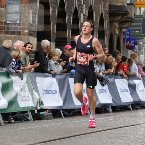 13.09.2026 - 21. swb-Marathon Bremen Strokosch-Dieckow http://msf.ph/oto/10298876 13.09.2026 12:45:07 Ziel 289, 4474, 6485, 1544 meine-sportfotos.de