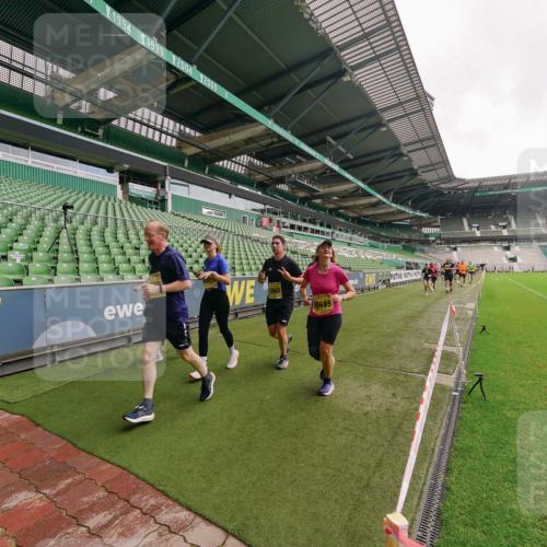 13.09.2026 - 21. swb-Marathon Bremen Michael Burmester http://msf.ph/oto/10298895 13.09.2026 10:34:57 Laufen im Stadion 10018, 10093, 10144, 10147, 10157, 10173, 10175, 10177, 10181, 10182, 10185, 10195, 10236, 10240, 10245, 10254, 10297, 10309, 10355, 10356, 10367, 10368, 10369, 10377, 10415, 10423, 10427, 10428, 10460, 10477, 10485, 10492, 10528, 10559, 10578, 10604, 10617, 10636, 10639, 10668, 10669, 10677, 10691, 10699, 10700, 10715, 10772, 10787, 10788, 10828, 10857, 10914, 10928, 11126, 11162, 11343, 11803, 11965, 10146, 10222 meine-sportfotos.de