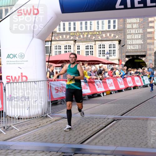 13.09.2026 - 21. swb-Marathon Bremen Tim E. http://msf.ph/oto/10298911 13.09.2026 10:37:41 Ziel 10502, 10961, 11619, 11854, 13608 meine-sportfotos.de
