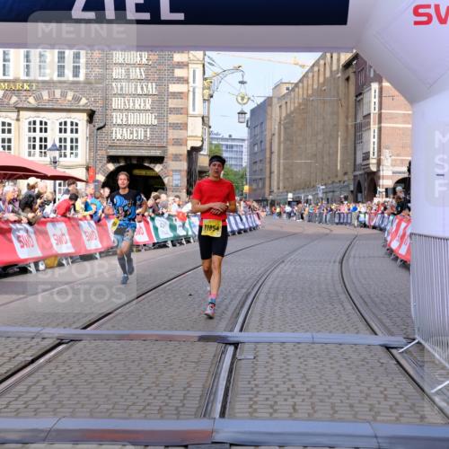 13.09.2026 - 21. swb-Marathon Bremen Tim E. http://msf.ph/oto/10298931 13.09.2026 10:37:42 Ziel 10502, 11619, 11854, 13608 meine-sportfotos.de