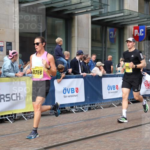 13.09.2026 - 21. swb-Marathon Bremen Strokosch-Dieckow http://msf.ph/oto/10298941 13.09.2026 10:46:26 Ziel 10445, 10504, 10590, 10897, 11110, 11155, 11661, 12035, 12364, 12375, 13511, 10228, 10447, 10992, 11110, 11287, 11356, 11706, 11925, 11926, 13609, 13640 meine-sportfotos.de