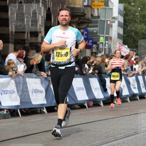 13.09.2026 - 21. swb-Marathon Bremen Strokosch-Dieckow http://msf.ph/oto/10298954 13.09.2026 10:50:10 Ziel 10452, 10508, 10593, 10709, 10966, 11005, 11007, 11035, 11183, 12380, 10170, 10233, 10923, 11111, 11178, 11497, 11499, 11622, 11680, 12045, 12269, 13562 meine-sportfotos.de