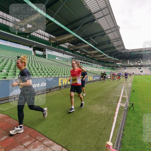 13.09.2026 - 21. swb-Marathon Bremen Michael Burmester http://msf.ph/oto/10299015 13.09.2026 10:35:29 Laufen im Stadion 10093, 10144, 10147, 10152, 10157, 10173, 10175, 10177, 10181, 10182, 10185, 10187, 10195, 10240, 10245, 10254, 10263, 10272, 10275, 10291, 10306, 10309, 10356, 10357, 10367, 10368, 10369, 10377, 10409, 10415, 10420, 10427, 10439, 10460, 10473, 10477, 10481, 10485, 10492, 10528, 10559, 10560, 10617, 10636, 10639, 10669, 10671, 10672, 10677, 10700, 10715, 10828, 10857, 10914, 10928, 11126, 11162, 11343, 11803, 11965, 10146, 10222 meine-sportfotos.de