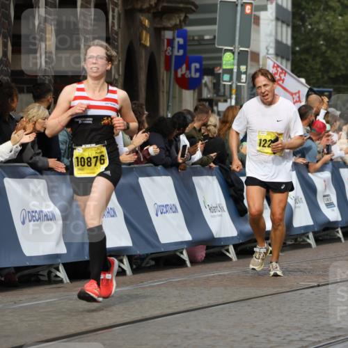13.09.2026 - 21. swb-Marathon Bremen Strokosch-Dieckow http://msf.ph/oto/10299029 13.09.2026 10:50:13 Ziel 10452, 10508, 10593, 10709, 10966, 11005, 11007, 11035, 11183, 11415, 12380, 12510, 10170, 10233, 10525, 10840, 10923, 11178, 11497, 11499, 11622, 11680, 12045, 12078, 12269, 12447, 13562 meine-sportfotos.de
