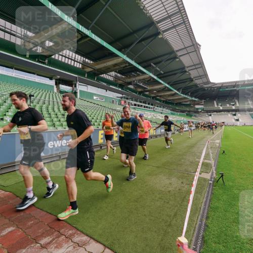 13.09.2026 - 21. swb-Marathon Bremen Michael Burmester http://msf.ph/oto/10299067 13.09.2026 10:35:43 Laufen im Stadion 10093, 10144, 10147, 10152, 10157, 10160, 10173, 10175, 10181, 10182, 10185, 10187, 10195, 10245, 10251, 10263, 10272, 10275, 10278, 10291, 10306, 10309, 10338, 10356, 10357, 10367, 10368, 10369, 10377, 10382, 10403, 10409, 10411, 10420, 10427, 10439, 10473, 10477, 10481, 10485, 10492, 10528, 10531, 10559, 10560, 10569, 10607, 10617, 10636, 10639, 10669, 10671, 10672, 10677, 10715, 10828, 10914, 10928, 11162, 11343, 11803, 11965, 10146, 10222 meine-sportfotos.de