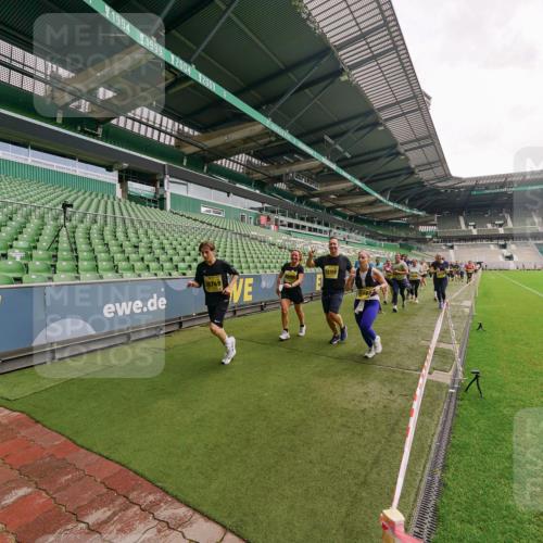 13.09.2026 - 21. swb-Marathon Bremen Michael Burmester http://msf.ph/oto/10299096 13.09.2026 10:35:52 Laufen im Stadion 10093, 10144, 10147, 10152, 10157, 10160, 10173, 10175, 10181, 10182, 10185, 10187, 10195, 10245, 10251, 10263, 10272, 10275, 10278, 10291, 10306, 10309, 10338, 10357, 10367, 10368, 10369, 10377, 10382, 10390, 10403, 10409, 10411, 10420, 10427, 10429, 10439, 10473, 10477, 10481, 10485, 10492, 10528, 10531, 10559, 10560, 10569, 10607, 10617, 10636, 10639, 10669, 10671, 10672, 10677, 10715, 10928, 11162, 11343, 11803, 11965, 10146, 10222 meine-sportfotos.de