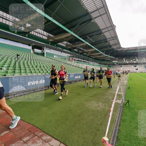 13.09.2026 - 21. swb-Marathon Bremen Michael Burmester http://msf.ph/oto/10299117 13.09.2026 10:36:00 Laufen im Stadion 10093, 10144, 10147, 10152, 10153, 10154, 10157, 10160, 10173, 10175, 10181, 10182, 10185, 10187, 10195, 10198, 10245, 10251, 10257, 10263, 10272, 10275, 10278, 10291, 10296, 10306, 10309, 10338, 10357, 10367, 10368, 10369, 10377, 10382, 10390, 10403, 10409, 10411, 10420, 10427, 10429, 10439, 10473, 10477, 10481, 10485, 10492, 10528, 10531, 10559, 10560, 10569, 10607, 10617, 10633, 10636, 10639, 10671, 10672, 10677, 10715, 10928, 11803, 11965, 10146, 10222 meine-sportfotos.de
