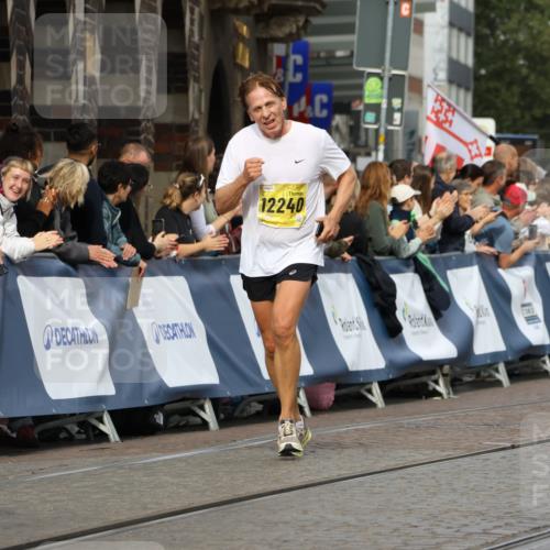 13.09.2026 - 21. swb-Marathon Bremen Strokosch-Dieckow http://msf.ph/oto/10299130 13.09.2026 10:50:14 Ziel 10452, 10508, 10593, 10709, 10966, 11005, 11007, 11035, 11183, 11415, 12380, 12510, 10170, 10233, 10525, 10840, 10923, 11178, 11497, 11499, 11622, 11680, 11742, 12045, 12078, 12269, 12447, 13562 meine-sportfotos.de