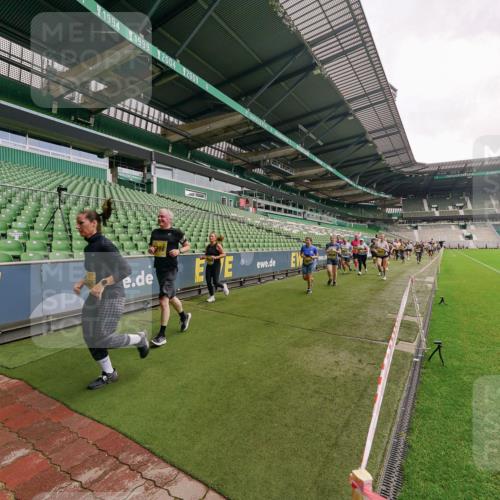 13.09.2026 - 21. swb-Marathon Bremen Michael Burmester http://msf.ph/oto/10299139 13.09.2026 10:36:04 Laufen im Stadion 10092, 10093, 10144, 10152, 10153, 10154, 10157, 10160, 10173, 10175, 10181, 10182, 10185, 10187, 10195, 10198, 10237, 10245, 10251, 10257, 10263, 10272, 10275, 10278, 10291, 10296, 10306, 10309, 10338, 10357, 10367, 10368, 10369, 10377, 10382, 10390, 10403, 10409, 10411, 10420, 10427, 10429, 10439, 10473, 10477, 10481, 10485, 10492, 10497, 10528, 10531, 10559, 10560, 10569, 10607, 10613, 10617, 10633, 10636, 10647, 10648, 10671, 10672, 10677, 10715, 10928 meine-sportfotos.de
