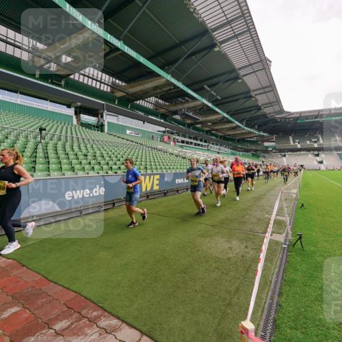 13.09.2026 - 21. swb-Marathon Bremen Michael Burmester http://msf.ph/oto/10299146 13.09.2026 10:36:06 Laufen im Stadion 10092, 10093, 10144, 10152, 10153, 10154, 10157, 10160, 10173, 10175, 10181, 10182, 10185, 10187, 10195, 10198, 10237, 10245, 10251, 10257, 10263, 10272, 10275, 10278, 10291, 10296, 10306, 10309, 10338, 10357, 10369, 10377, 10382, 10390, 10403, 10409, 10411, 10420, 10427, 10429, 10439, 10473, 10477, 10481, 10485, 10492, 10497, 10528, 10531, 10559, 10560, 10569, 10607, 10613, 10617, 10633, 10636, 10647, 10648, 10671, 10672, 10677, 10715, 10928 meine-sportfotos.de