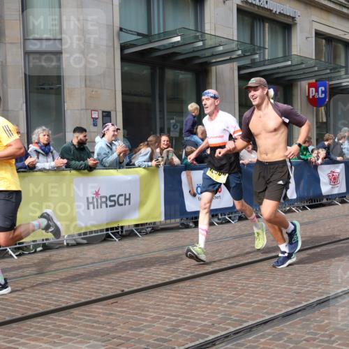 13.09.2026 - 21. swb-Marathon Bremen Strokosch-Dieckow http://msf.ph/oto/10299154 13.09.2026 10:46:51 Ziel 10289, 10319, 10744, 11060, 11187, 11199, 11212, 11344, 11462, 11608, 11650, 11651, 11783, 11814, 12048, 12298, 12415, 12470, 13528, 13545, 13589, 13613, 10445, 10504, 10590, 10897, 11110, 11155, 11661, 12035, 12364, 12375, 13511 meine-sportfotos.de