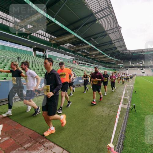13.09.2026 - 21. swb-Marathon Bremen Michael Burmester http://msf.ph/oto/10299194 13.09.2026 10:36:16 Laufen im Stadion 10092, 10093, 10144, 10152, 10153, 10154, 10157, 10160, 10173, 10175, 10181, 10182, 10185, 10186, 10187, 10195, 10198, 10237, 10245, 10251, 10257, 10263, 10272, 10275, 10278, 10291, 10296, 10306, 10309, 10327, 10331, 10332, 10338, 10357, 10377, 10382, 10390, 10403, 10409, 10411, 10420, 10427, 10429, 10439, 10473, 10477, 10481, 10492, 10497, 10500, 10528, 10531, 10560, 10569, 10607, 10613, 10617, 10633, 10636, 10647, 10648, 10659, 10671, 10672, 10677, 10715 meine-sportfotos.de