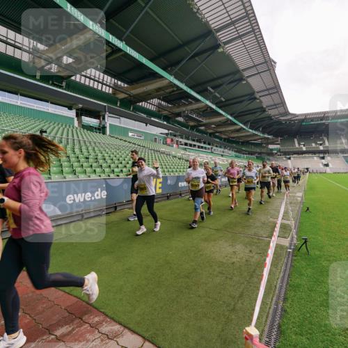 13.09.2026 - 21. swb-Marathon Bremen Michael Burmester http://msf.ph/oto/10299213 13.09.2026 10:36:19 Laufen im Stadion 10092, 10093, 10144, 10152, 10153, 10154, 10157, 10160, 10173, 10175, 10181, 10182, 10185, 10186, 10187, 10195, 10198, 10237, 10245, 10251, 10257, 10263, 10272, 10275, 10278, 10291, 10296, 10306, 10309, 10327, 10331, 10332, 10338, 10357, 10377, 10382, 10390, 10403, 10409, 10411, 10420, 10427, 10429, 10439, 10473, 10477, 10481, 10492, 10497, 10500, 10528, 10531, 10560, 10569, 10607, 10613, 10617, 10633, 10636, 10647, 10648, 10659, 10671, 10672, 10715 meine-sportfotos.de