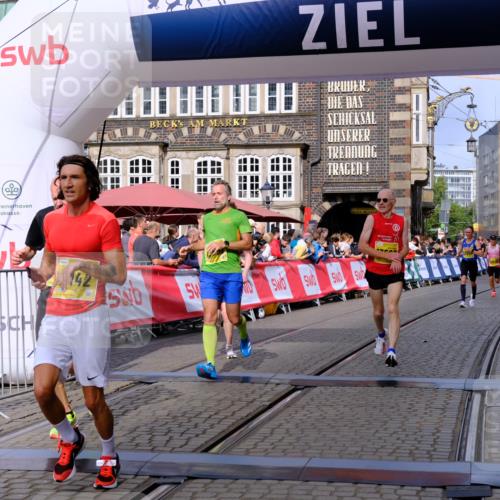 13.09.2026 - 21. swb-Marathon Bremen Tim E. http://msf.ph/oto/10299214 13.09.2026 10:38:23 Ziel 10302, 11142, 12538, 13551, 13559, 13584, 13587, 13636 meine-sportfotos.de