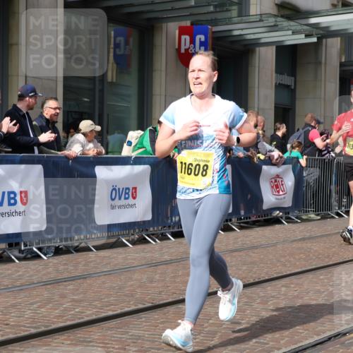 13.09.2026 - 21. swb-Marathon Bremen Strokosch-Dieckow http://msf.ph/oto/10299220 13.09.2026 10:46:55 Ziel 10189, 10319, 10744, 10898, 11060, 11187, 11269, 11344, 11462, 11650, 11651, 11814, 12048, 12195, 12298, 12415, 12470, 13528, 13545, 13589, 13613, 10289, 10445, 10504, 10590, 11155, 11199, 11212, 11608, 11661, 11783, 12364, 12375 meine-sportfotos.de