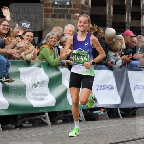 13.09.2026 - 21. swb-Marathon Bremen Strokosch-Dieckow http://msf.ph/oto/10299236 13.09.2026 12:46:10 Ziel 103, 8044 meine-sportfotos.de
