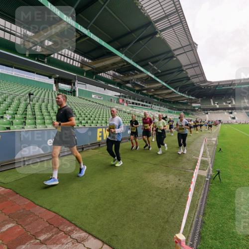 13.09.2026 - 21. swb-Marathon Bremen Michael Burmester http://msf.ph/oto/10299239 13.09.2026 10:36:25 Laufen im Stadion 10092, 10093, 10144, 10152, 10153, 10154, 10160, 10173, 10175, 10181, 10182, 10186, 10187, 10195, 10198, 10237, 10245, 10251, 10257, 10263, 10272, 10275, 10278, 10291, 10296, 10306, 10309, 10327, 10331, 10332, 10338, 10357, 10377, 10382, 10390, 10403, 10409, 10411, 10420, 10427, 10429, 10439, 10473, 10477, 10481, 10492, 10497, 10500, 10528, 10531, 10560, 10569, 10607, 10613, 10617, 10633, 10636, 10647, 10648, 10659, 10663, 10671, 10672, 10715 meine-sportfotos.de