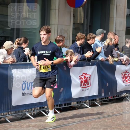 13.09.2026 - 21. swb-Marathon Bremen Strokosch-Dieckow http://msf.ph/oto/10299270 13.09.2026 10:46:59 Ziel 10189, 10310, 10319, 10744, 10807, 10898, 11187, 11269, 11462, 11650, 11651, 11814, 12048, 12195, 12298, 12415, 12470, 13528, 13545, 13589, 13613, 10289, 10445, 10504, 11060, 11199, 11212, 11344, 11608, 11661, 11783, 12364, 12375 meine-sportfotos.de
