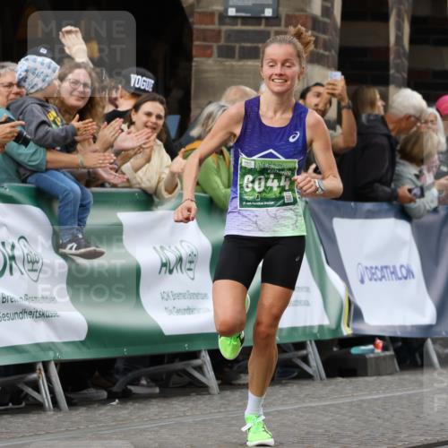 13.09.2026 - 21. swb-Marathon Bremen Strokosch-Dieckow http://msf.ph/oto/10299273 13.09.2026 12:46:10 Ziel 103, 8044 meine-sportfotos.de