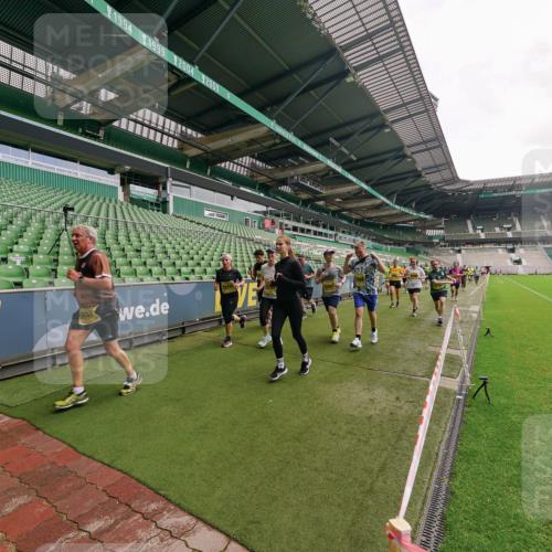 13.09.2026 - 21. swb-Marathon Bremen Michael Burmester http://msf.ph/oto/10299277 13.09.2026 10:36:33 Laufen im Stadion 10092, 10144, 10152, 10153, 10154, 10160, 10173, 10175, 10181, 10182, 10186, 10187, 10195, 10198, 10237, 10245, 10251, 10257, 10263, 10272, 10275, 10278, 10291, 10296, 10306, 10309, 10327, 10331, 10332, 10338, 10357, 10377, 10382, 10390, 10403, 10409, 10411, 10420, 10427, 10429, 10439, 10444, 10473, 10477, 10481, 10492, 10497, 10500, 10516, 10528, 10531, 10560, 10569, 10607, 10613, 10617, 10633, 10636, 10647, 10648, 10659, 10663, 10671, 10672, 10715 meine-sportfotos.de