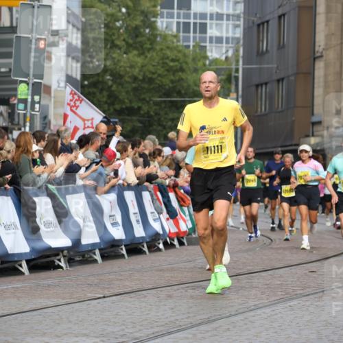 13.09.2026 - 21. swb-Marathon Bremen Strokosch-Dieckow http://msf.ph/oto/10299279 13.09.2026 10:50:19 Ziel 10452, 10508, 10593, 10876, 10966, 11005, 11035, 11183, 11415, 12240, 12380, 12510, 10233, 10525, 10840, 10923, 11276, 11622, 11664, 11680, 11742, 12045, 12078, 12447, 13562 meine-sportfotos.de