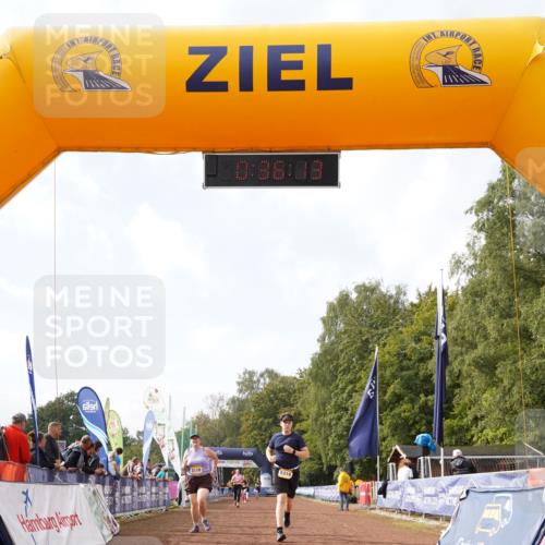 13.09.2026 - Airport Race Dennis Weichert http://msf.ph/oto/10299285 13.09.2026 10:36:46 Ziel 5110, 5138, 5319 meine-sportfotos.de