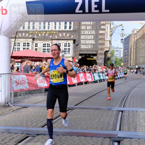 13.09.2026 - 21. swb-Marathon Bremen Tim E. http://msf.ph/oto/10299317 13.09.2026 10:38:27 Ziel 10302, 11142, 13551, 13553, 13559, 13584, 13587, 13636 meine-sportfotos.de