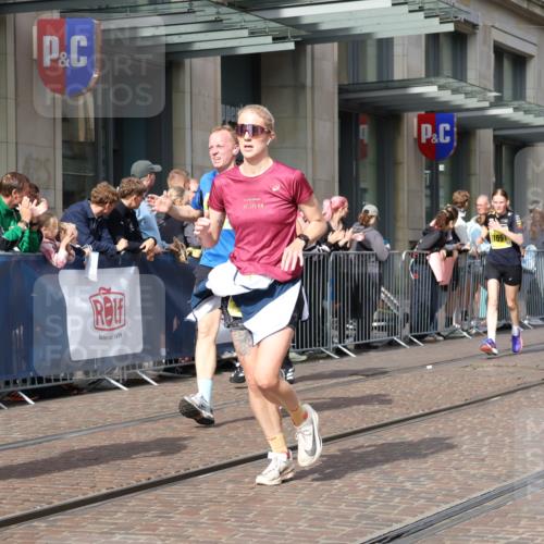 13.09.2026 - 21. swb-Marathon Bremen Strokosch-Dieckow http://msf.ph/oto/10299333 13.09.2026 10:47:05 Ziel 10189, 10223, 10270, 10310, 10319, 10807, 10873, 10898, 11187, 11269, 11462, 11469, 11646, 11650, 11651, 11814, 12048, 12195, 12296, 12298, 12318, 13521, 13528, 13545, 13589, 10289, 10445, 10504, 10744, 11060, 11199, 11212, 11344, 11608, 11650, 11651, 11661, 11783, 11814, 12364, 12375, 12415, 12470, 13613 meine-sportfotos.de