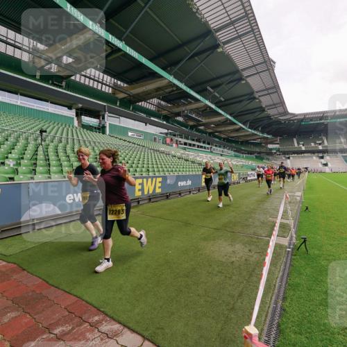 13.09.2026 - 21. swb-Marathon Bremen Michael Burmester http://msf.ph/oto/10299388 13.09.2026 10:37:02 Laufen im Stadion 10090, 10091, 10092, 10150, 10152, 10153, 10154, 10160, 10182, 10186, 10187, 10195, 10198, 10237, 10251, 10257, 10263, 10272, 10273, 10274, 10275, 10278, 10283, 10291, 10296, 10306, 10315, 10323, 10327, 10331, 10332, 10338, 10357, 10382, 10390, 10403, 10409, 10411, 10420, 10429, 10439, 10444, 10473, 10477, 10481, 10488, 10497, 10500, 10516, 10531, 10560, 10569, 10598, 10607, 10613, 10617, 10633, 10647, 10648, 10659, 10663, 10671, 10672, 10674 meine-sportfotos.de