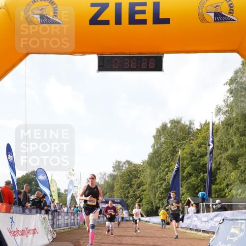 13.09.2026 - Airport Race Dennis Weichert http://msf.ph/oto/10299433 13.09.2026 10:36:59 Ziel 5227, 5228, 5252, 5445 meine-sportfotos.de
