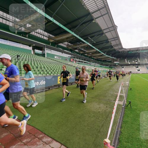 13.09.2026 - 21. swb-Marathon Bremen Michael Burmester http://msf.ph/oto/10299448 13.09.2026 10:37:24 Laufen im Stadion 10090, 10091, 10092, 10150, 10153, 10154, 10160, 10186, 10187, 10190, 10198, 10237, 10251, 10257, 10263, 10272, 10273, 10274, 10275, 10278, 10283, 10291, 10296, 10305, 10315, 10323, 10327, 10331, 10332, 10338, 10370, 10375, 10376, 10382, 10390, 10403, 10411, 10420, 10429, 10432, 10439, 10444, 10465, 10481, 10488, 10497, 10500, 10516, 10531, 10560, 10569, 10598, 10607, 10613, 10633, 10647, 10648, 10654, 10659, 10663, 10674, 10823 meine-sportfotos.de