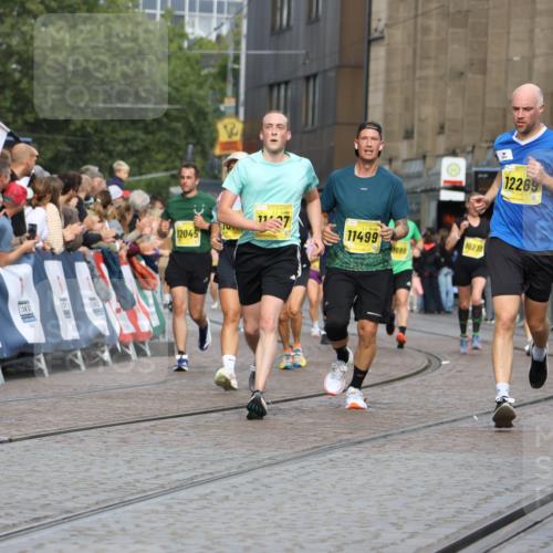 13.09.2026 - 21. swb-Marathon Bremen Strokosch-Dieckow http://msf.ph/oto/10299464 13.09.2026 10:50:23 Ziel 10452, 10593, 10876, 10966, 11005, 11035, 11111, 11128, 11415, 12240, 12380, 12510, 10233, 10525, 10840, 11220, 11276, 11622, 11664, 11742, 11774, 12078, 12309, 12447 meine-sportfotos.de