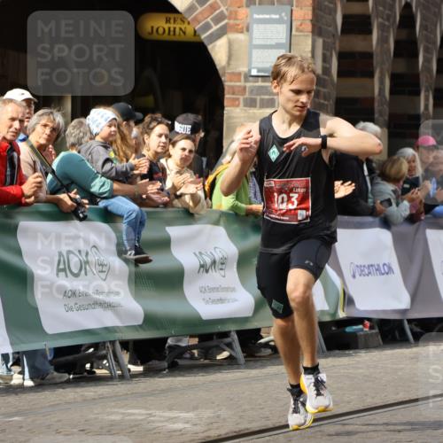 13.09.2026 - 21. swb-Marathon Bremen Strokosch-Dieckow http://msf.ph/oto/10299475 13.09.2026 12:46:39 Ziel 103, 1352, 1525, 8044, 574, 841 meine-sportfotos.de