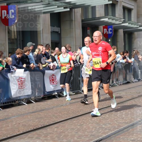 13.09.2026 - 21. swb-Marathon Bremen Strokosch-Dieckow http://msf.ph/oto/10299486 13.09.2026 10:47:13 Ziel 10189, 10210, 10223, 10270, 10310, 10319, 10594, 10807, 10860, 10873, 10898, 11130, 11187, 11269, 11469, 11646, 11809, 11894, 12048, 12077, 12195, 12296, 12318, 12547, 13521, 13528, 13545, 10289, 10319, 10504, 10744, 11060, 11187, 11199, 11212, 11344, 11462, 11608, 11650, 11651, 11661, 11783, 11814, 12048, 12298, 12415, 12470, 13589, 13613 meine-sportfotos.de