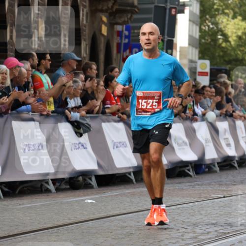 13.09.2026 - 21. swb-Marathon Bremen Strokosch-Dieckow http://msf.ph/oto/10299497 13.09.2026 12:46:52 Ziel 238, 841, 1253, 1391, 1525, 649 meine-sportfotos.de