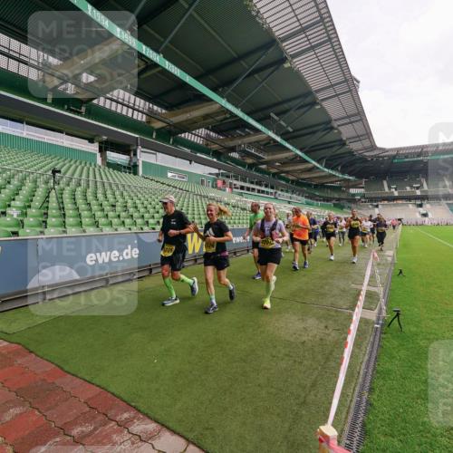 13.09.2026 - 21. swb-Marathon Bremen Michael Burmester http://msf.ph/oto/10299500 13.09.2026 10:37:40 Laufen im Stadion 10090, 10091, 10092, 10150, 10153, 10154, 10160, 10168, 10186, 10190, 10198, 10205, 10237, 10251, 10257, 10273, 10274, 10278, 10283, 10296, 10305, 10315, 10323, 10327, 10331, 10332, 10338, 10370, 10375, 10376, 10382, 10390, 10403, 10411, 10429, 10432, 10444, 10465, 10488, 10497, 10500, 10516, 10531, 10569, 10598, 10607, 10613, 10633, 10645, 10647, 10648, 10654, 10659, 10661, 10663, 10674, 10681, 10682, 10695, 10697, 10802, 10823 meine-sportfotos.de
