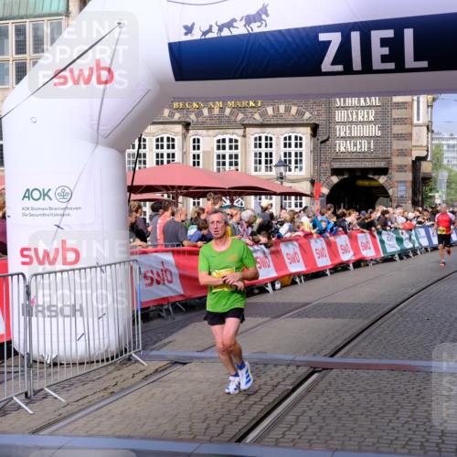 13.09.2026 - 21. swb-Marathon Bremen Tim E. http://msf.ph/oto/10299501 13.09.2026 10:38:54 Ziel 10441, 12370, 13507, 13539 meine-sportfotos.de