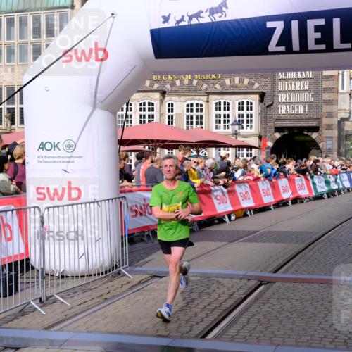 13.09.2026 - 21. swb-Marathon Bremen Tim E. http://msf.ph/oto/10299508 13.09.2026 10:38:54 Ziel 10441, 12370, 13507, 13539 meine-sportfotos.de