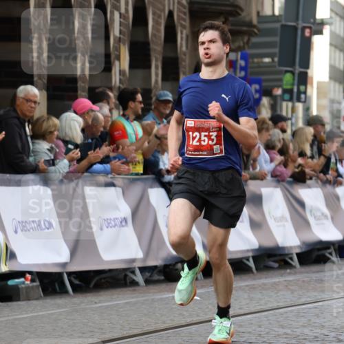 13.09.2026 - 21. swb-Marathon Bremen Strokosch-Dieckow http://msf.ph/oto/10299533 13.09.2026 12:46:55 Ziel 238, 574, 841, 1253, 1391, 1525, 649, 7741 meine-sportfotos.de
