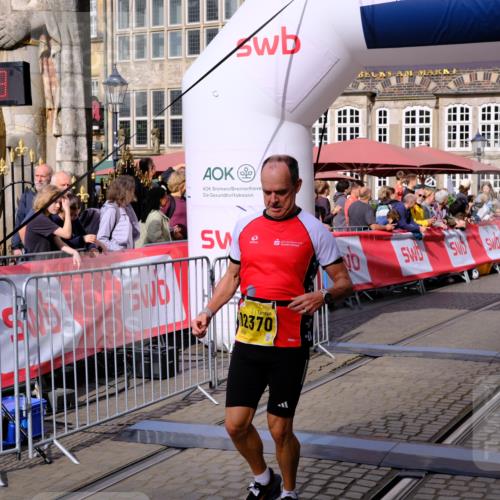13.09.2026 - 21. swb-Marathon Bremen Tim E. http://msf.ph/oto/10299556 13.09.2026 10:38:59 Ziel 10441, 11127, 12370, 13539 meine-sportfotos.de