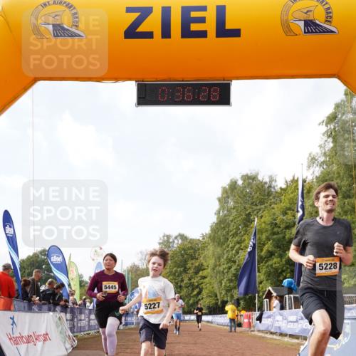 13.09.2026 - Airport Race Dennis Weichert http://msf.ph/oto/10299562 13.09.2026 10:37:02 Ziel 4127, 5227, 5228, 5244, 5252, 5445 meine-sportfotos.de