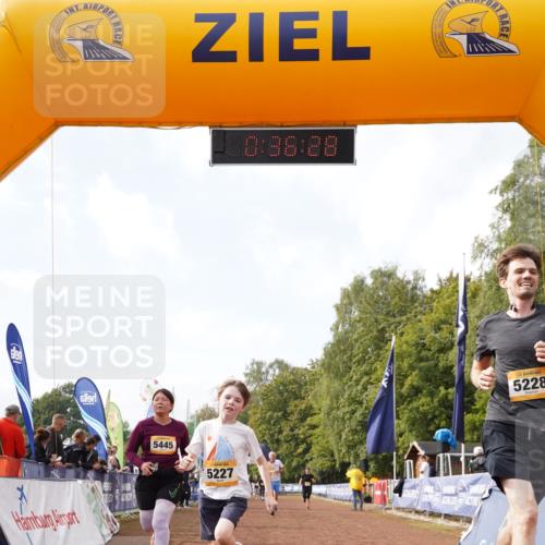 13.09.2026 - Airport Race Dennis Weichert http://msf.ph/oto/10299567 13.09.2026 10:37:02 Ziel 4127, 5227, 5228, 5244, 5252, 5445 meine-sportfotos.de